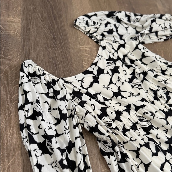 Sanctuary Black and White Puff Sleeve Mini Dress - Picture 10 of 10